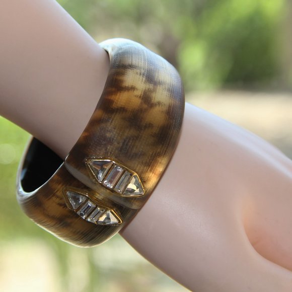 Alexis Bittar Houndstooth Lucite Crystal Bangle - Picture 7 of 13